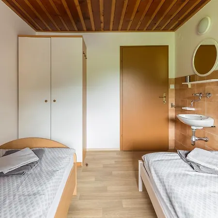 Apartmaji Rupnik 아파트 *